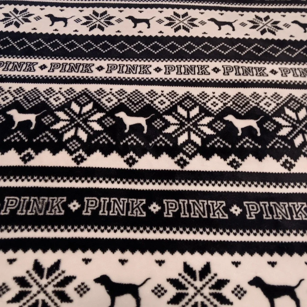 Victoria's Secret PINK Black White Dog Snowflake‎ Sherpa Throw Blanket Soft